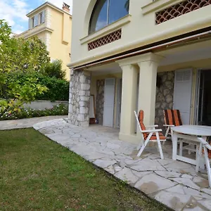 Apartment Parc Louisa - D'epoque Avec Jardin Et Parking 4 Personnes Le Port De, Nizza